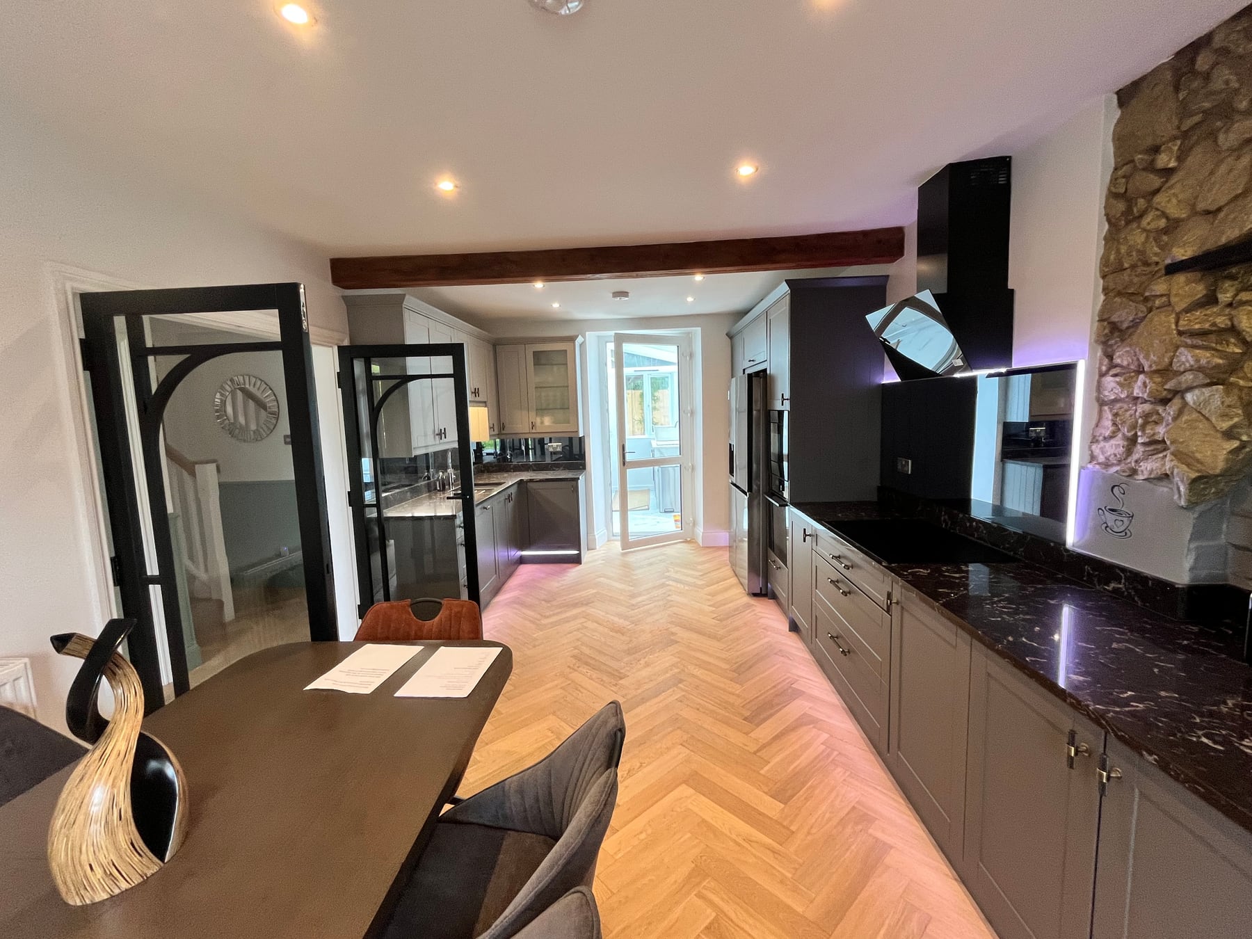 Spacious modern kitchen and dining area at Sweet Cottage